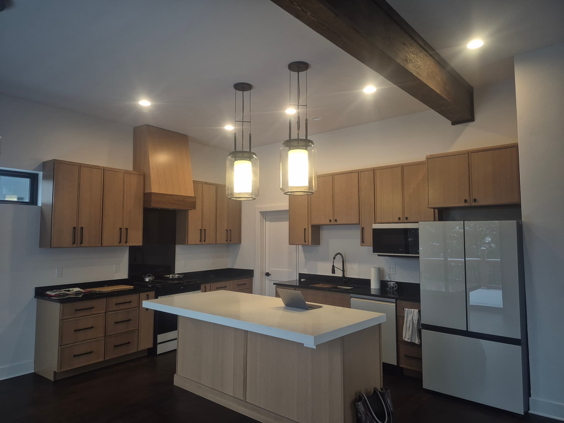 Gallery photos for Elegant Custom Home Ambiance with Perfect Lighting: Image #1